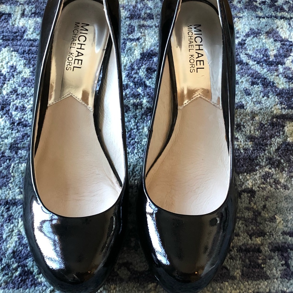 Michael Kors platform patent pumps - LIKE NEW👠